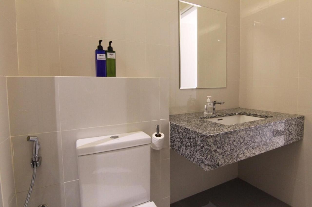 Apartment The Azure Residences *