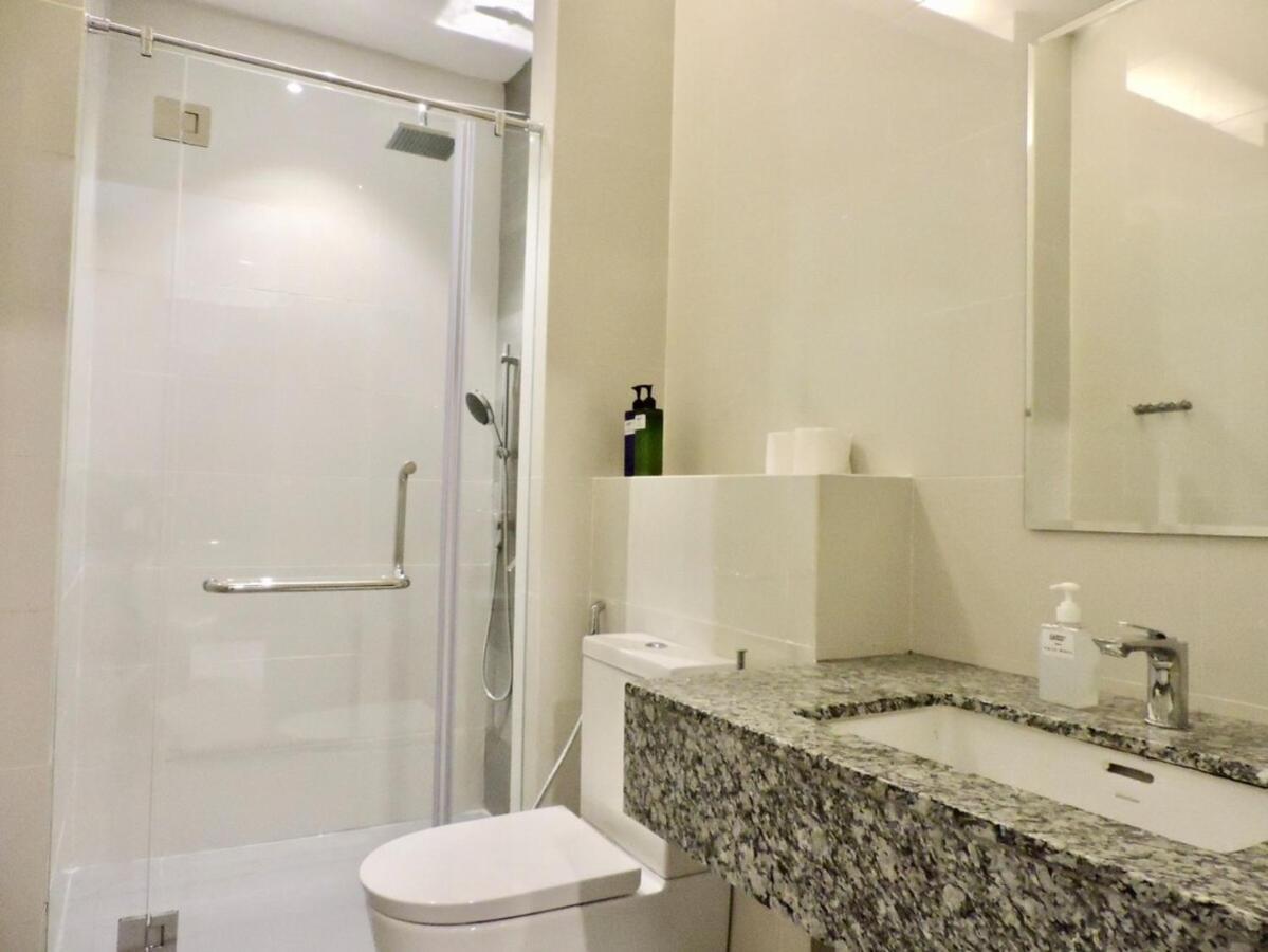 Apartment The Azure Residences